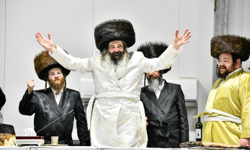 הרבי מזוטשקא הלהיב את החסידים עם 'יש בורא עולם'