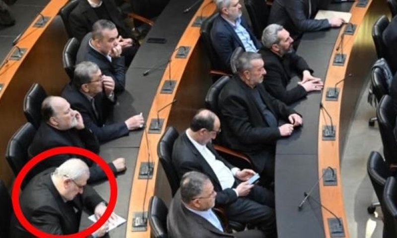 קם לתחיה: בכיר חיזבאללה שנחשב למת הופיע בפרלמנט