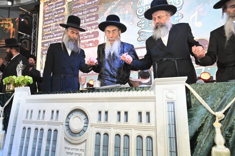 באדיבות המצלם