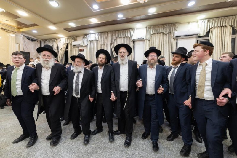 באדיבות המצלם