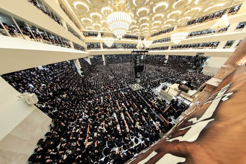 משה גולדשטיין, א. איזנבאך וארי קופרשטוק.