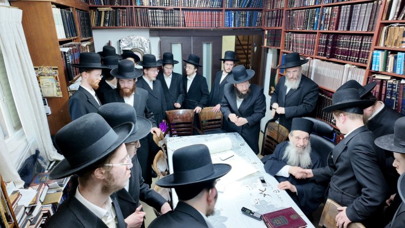 באדיבות המצלם