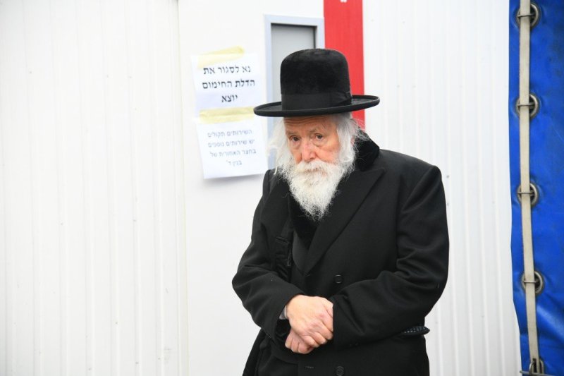 ארי קופרשטוק - פולין