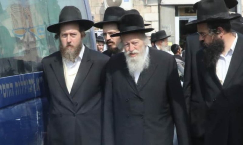 לאחר חודשיים בחולשה: הגרא"י סולובייצ'יק מסר שיעור ראשון בביתו
