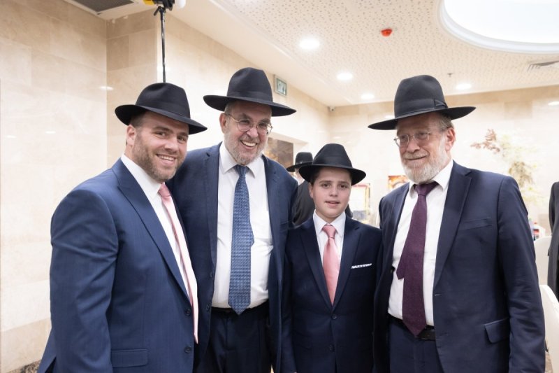 באדיבות המצלם