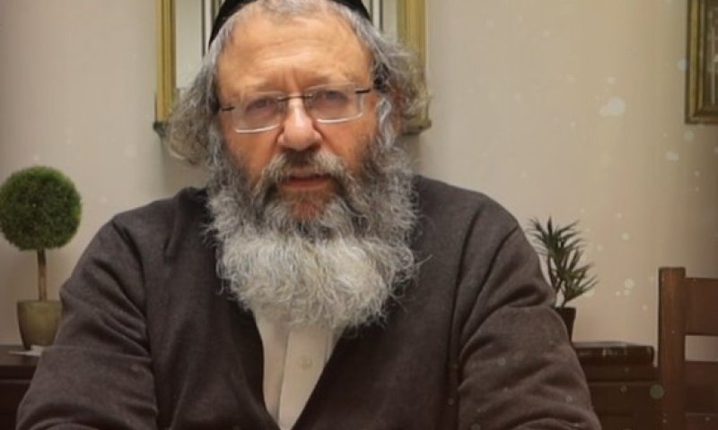 עדות מצמררת: 3 שנים אחרי הלוויה, הבן שובר שתיקה מול רב השכונה