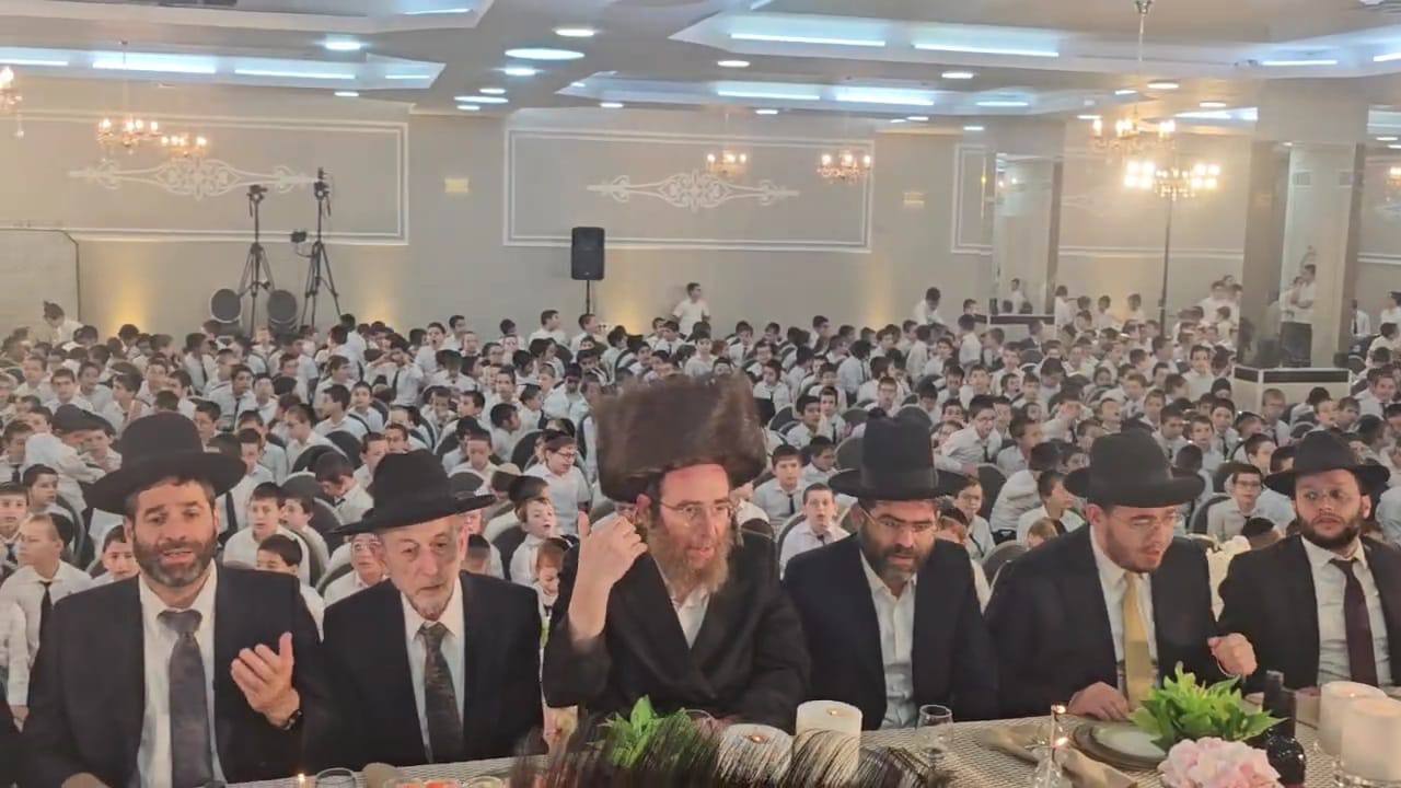 באדיבות המצלם