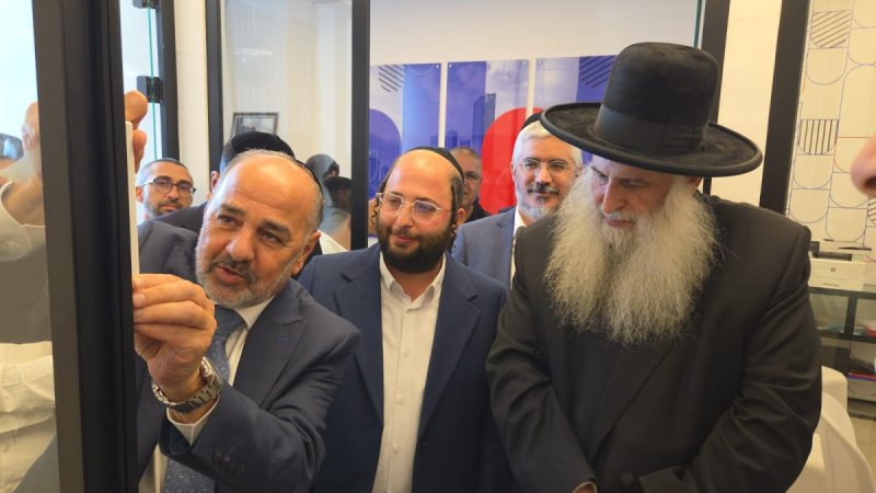 שוקי בריכטא