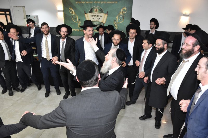 באדיבות המצלם