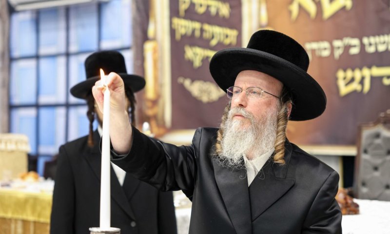 תיעוד: המונים נהרו לטיש יארצייט בווערדאן שנערך בירושלים