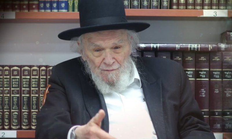 הגרמ"ה הירש יוצא מגדרו למען כלה שעשתה דרך ארוכה כדי לחסות תחת כנפי השכינה