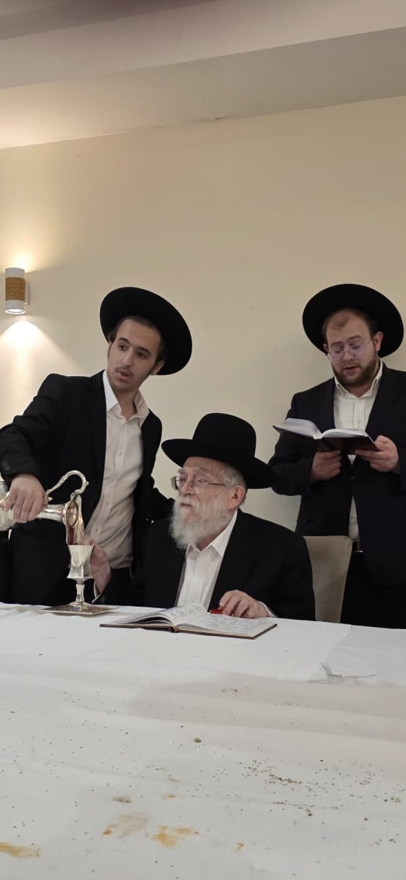 באדיבות המצלם