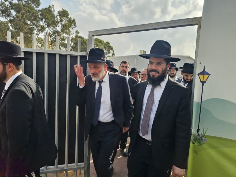 באדיבות המצלם