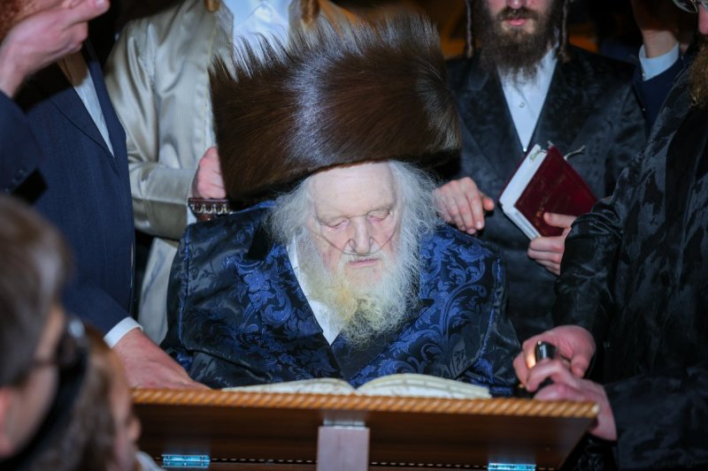 דניאל נפוסי