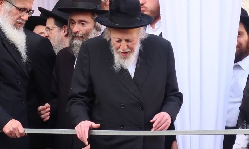 תפילות בבריסק: ראש הישיבה ר' אברהם יהושע אושפז