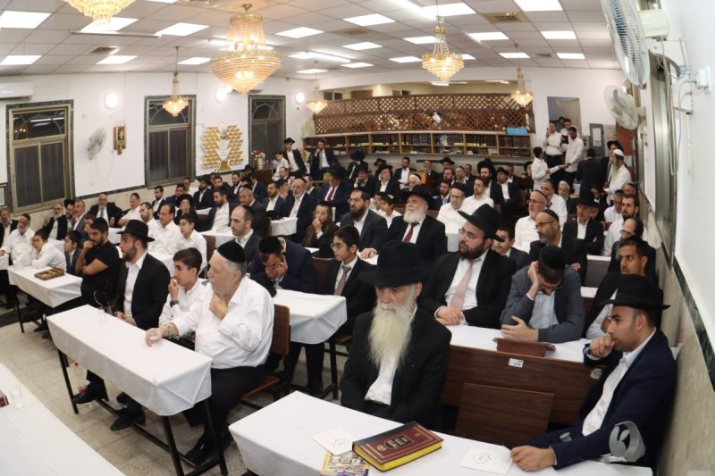 באדיבות המצלם