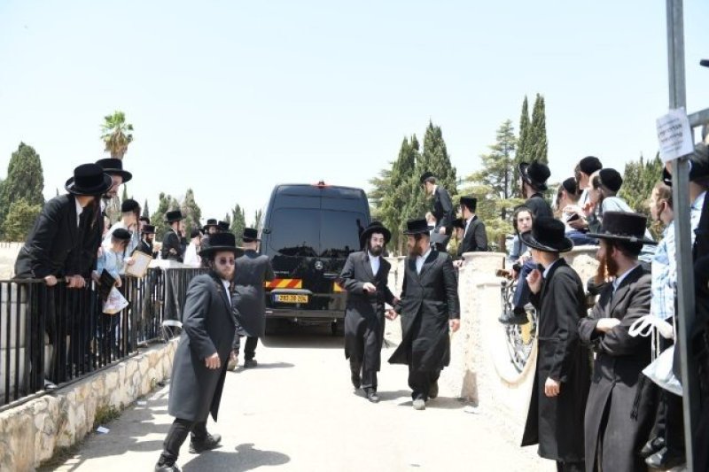 אנשיל בעק וא.מ.ש