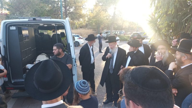 באדיבות המצלם