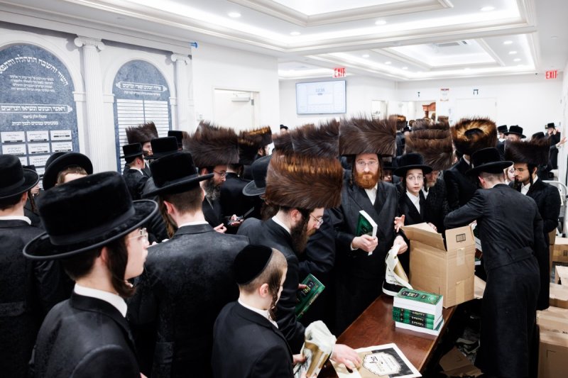 אברומי בלום והלל ל"ש