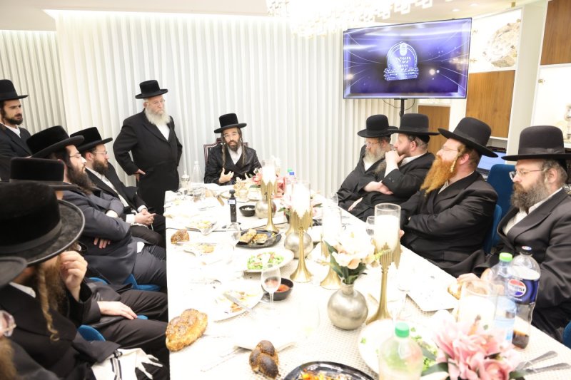 באדיבות המצלם