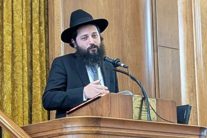 באדיבות המצלם