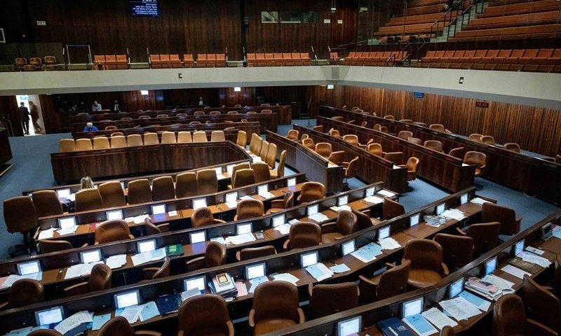 "תעזוב את הארץ או שנפגע בך": חבר הכנסת קיבל איומים בפרסית