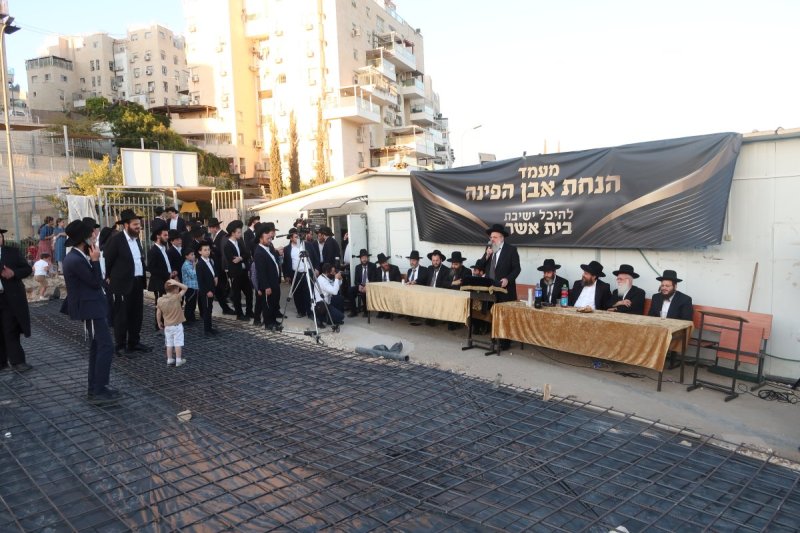 באדיבות המצלם