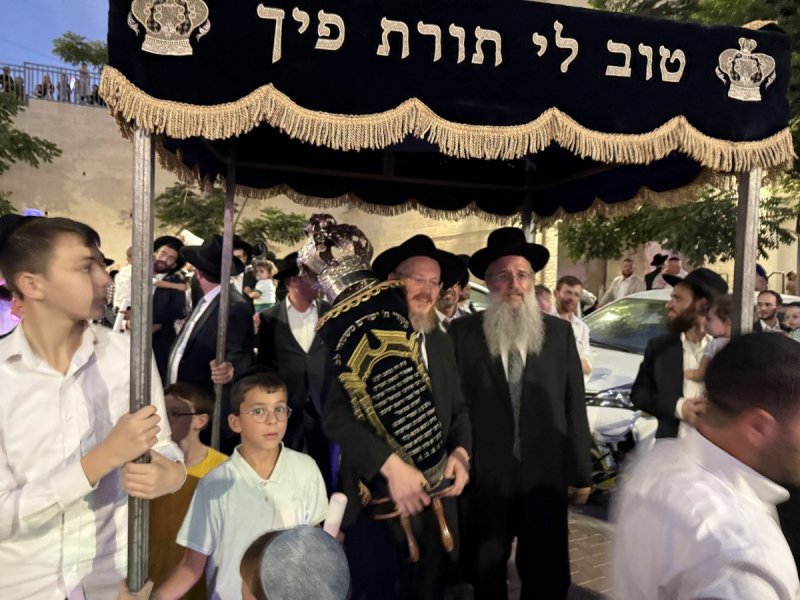 באדיבות המצלם