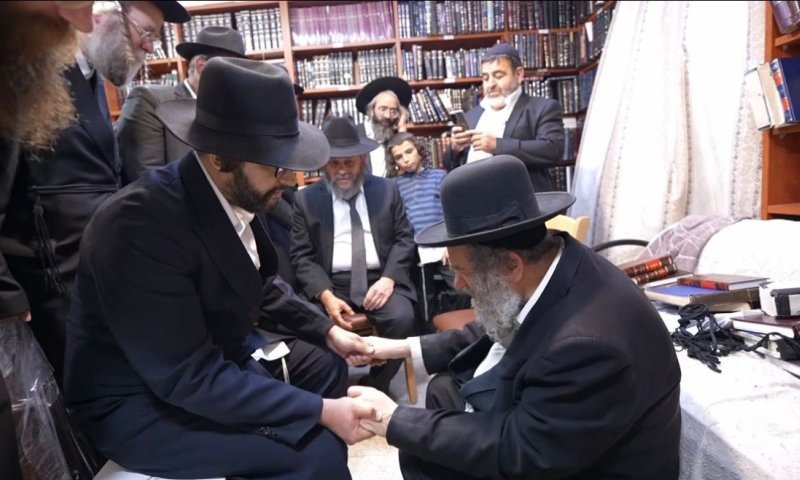 כשהפוסק הגרמ"מ קארפ הציג קושיה לינוקא: "איך נכנסים לשבועות מתוך האבל?"
