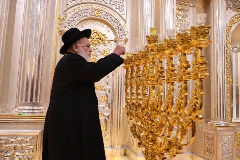 באדיבות המצלם