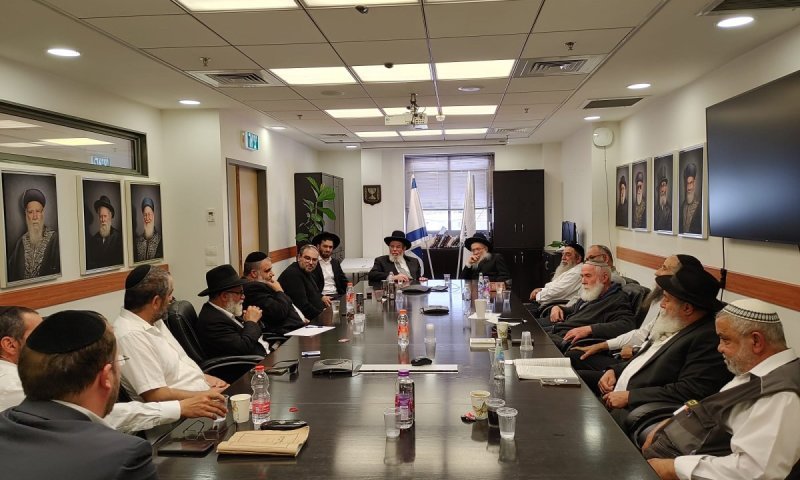 בכירי האגרונומים בלשכת הרב הראשי: "האחריות המוטלת עליכם היא גדולה"