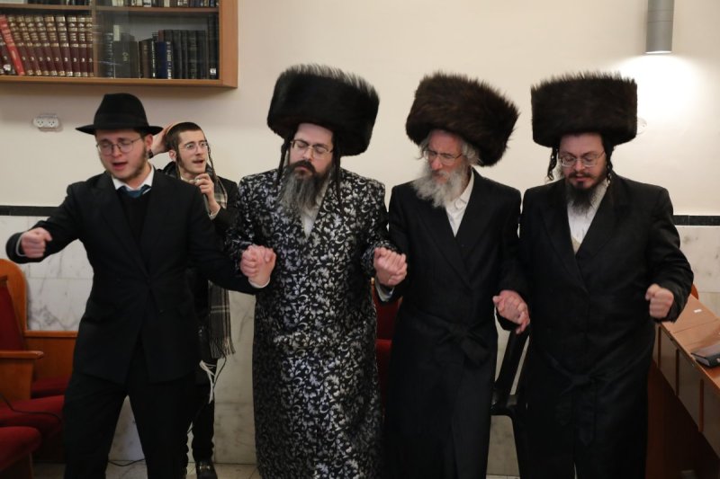 באדיבות המצלם