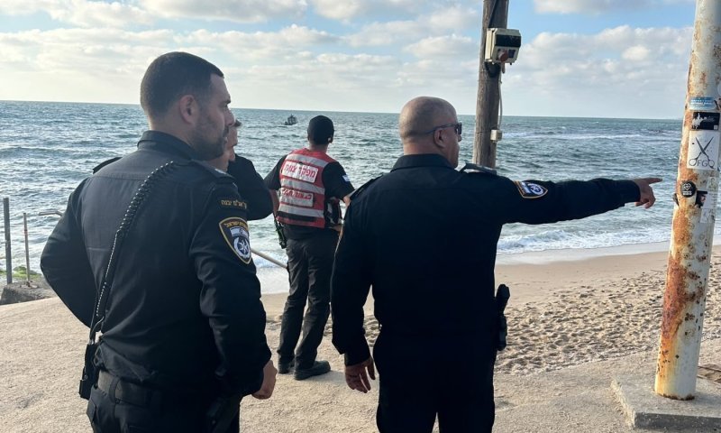 הנער שנעדר מול חוף פלמחים אותר &ndash; פונה לבית החולים במצב אנוש