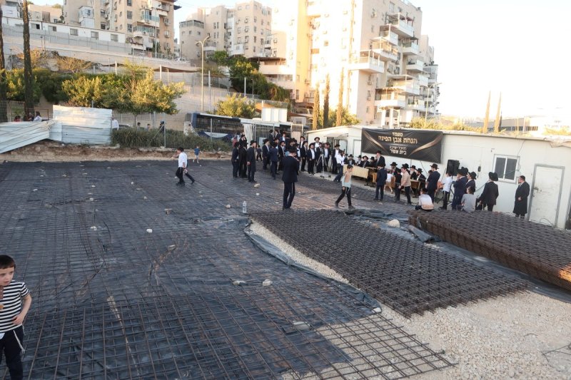 באדיבות המצלם