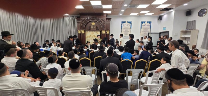 באדיבות המצלם