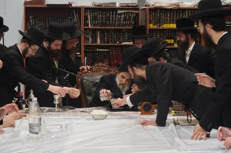 באדיבות המצלם