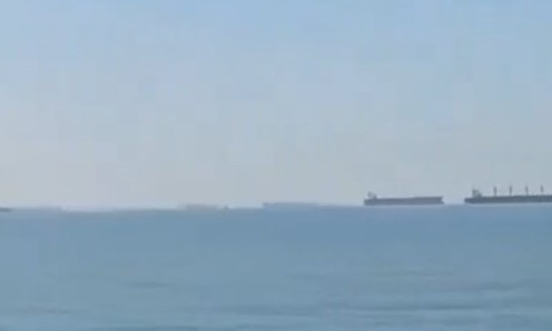 הזמנות מחו"ל יתעכבו? עומסי ענק של ספינות מסחר במעבר הימי 