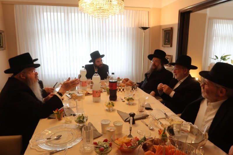 באדיבות המצלם
