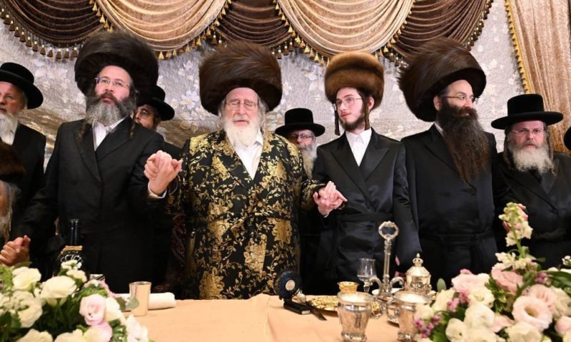 אחרי ה'לחיים': בספינקא חגגו את אירוסי הנכד העילוי