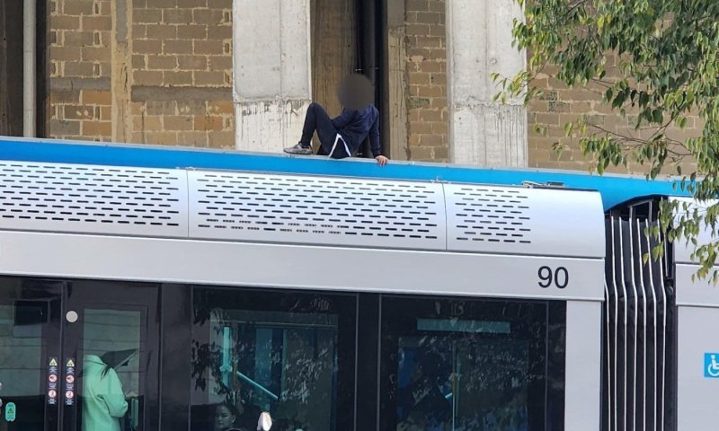 נתפס על הגדר: סוכל הטיפוס החוזר של "הנער מהמנוף" בכניסה לירושלים