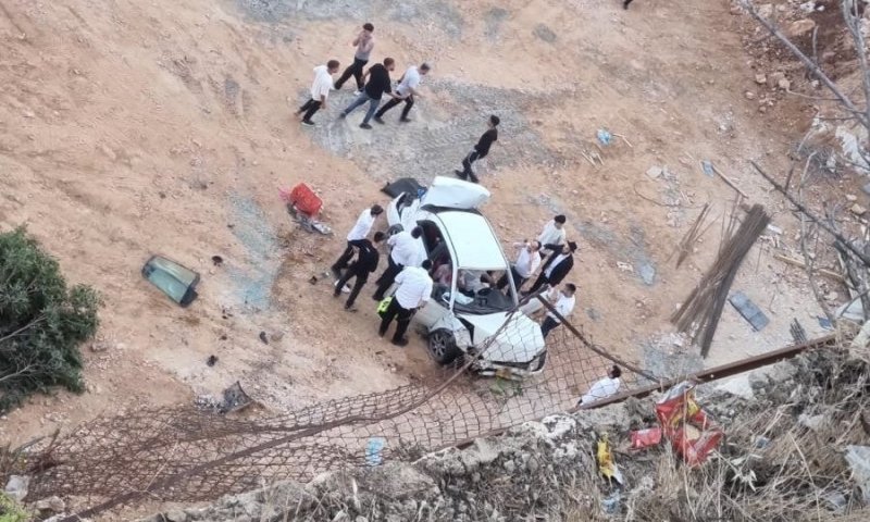 נס מטורף בביתר עילית: הרכב התהפך לוואדי, פצועים בינוני וקל