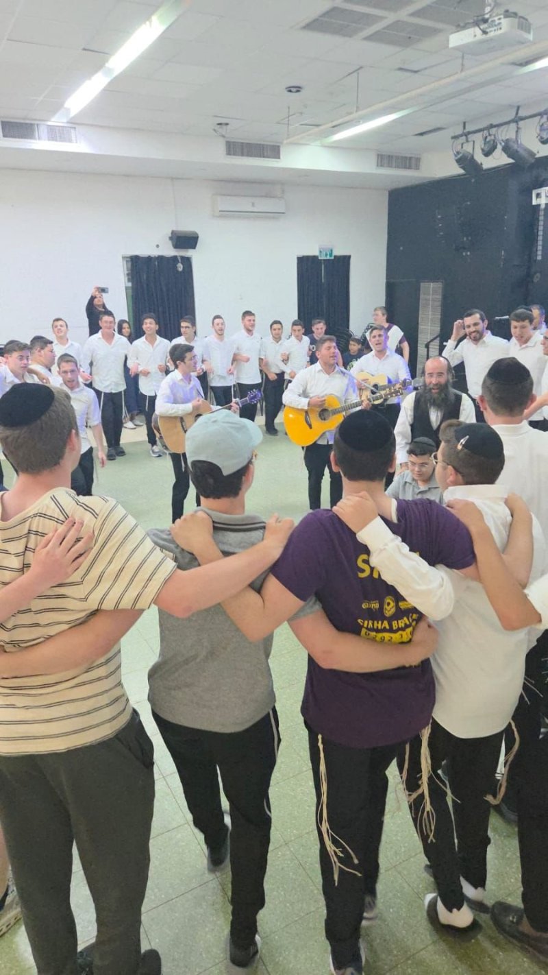 באדיבות המצלם