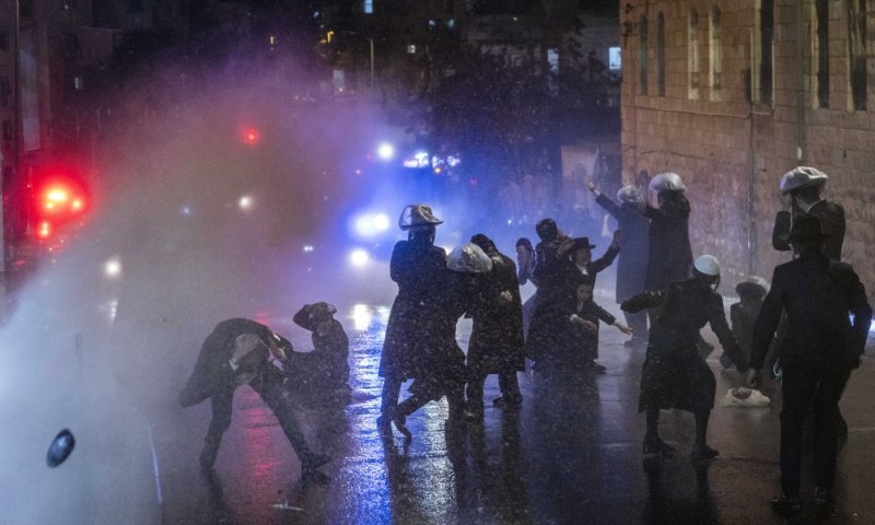 העליון יכריע: בית המשפט אישר את נתיחת הפעוטות, האב התעלף באולם