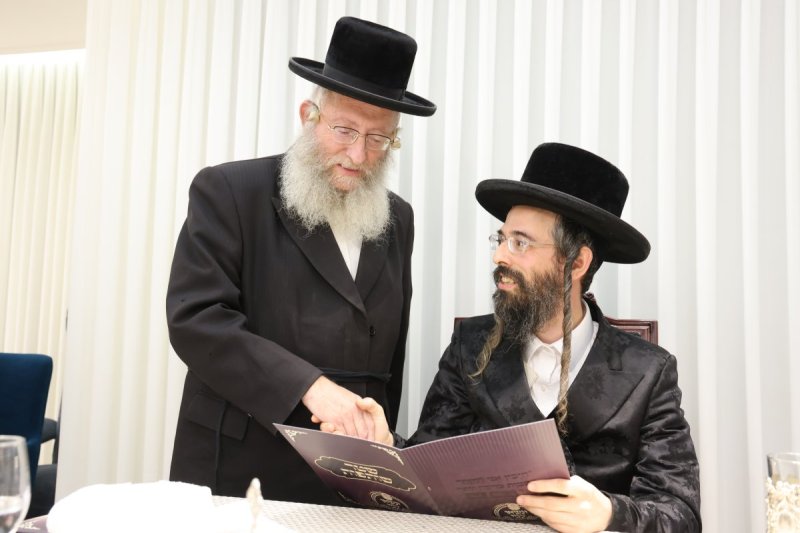 באדיבות המצלם