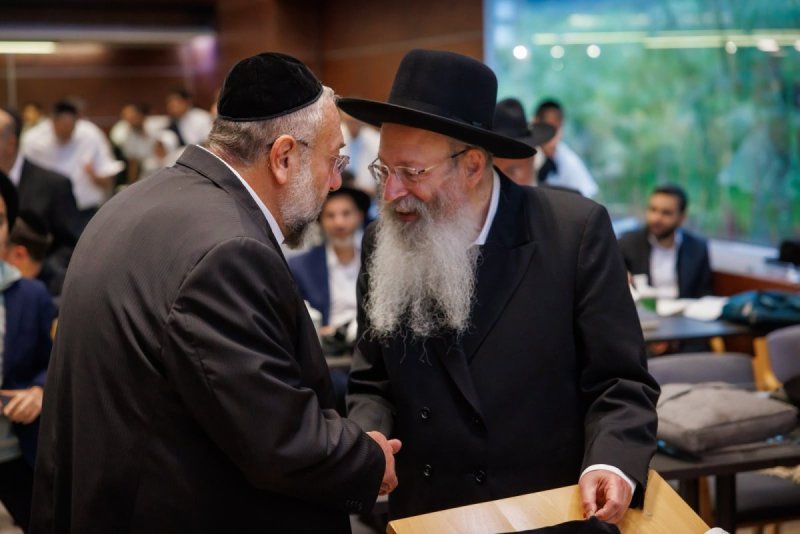דניאל נפוסי ומאיר זלזניק