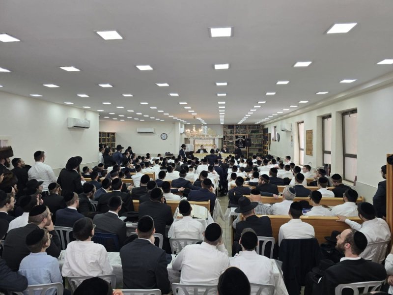 באדיבות המצלם