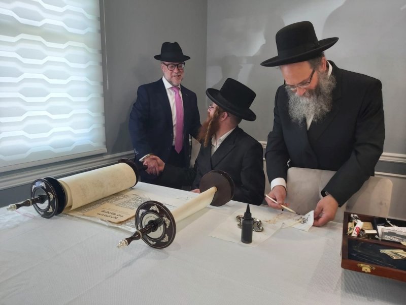 באדיבות המצלם