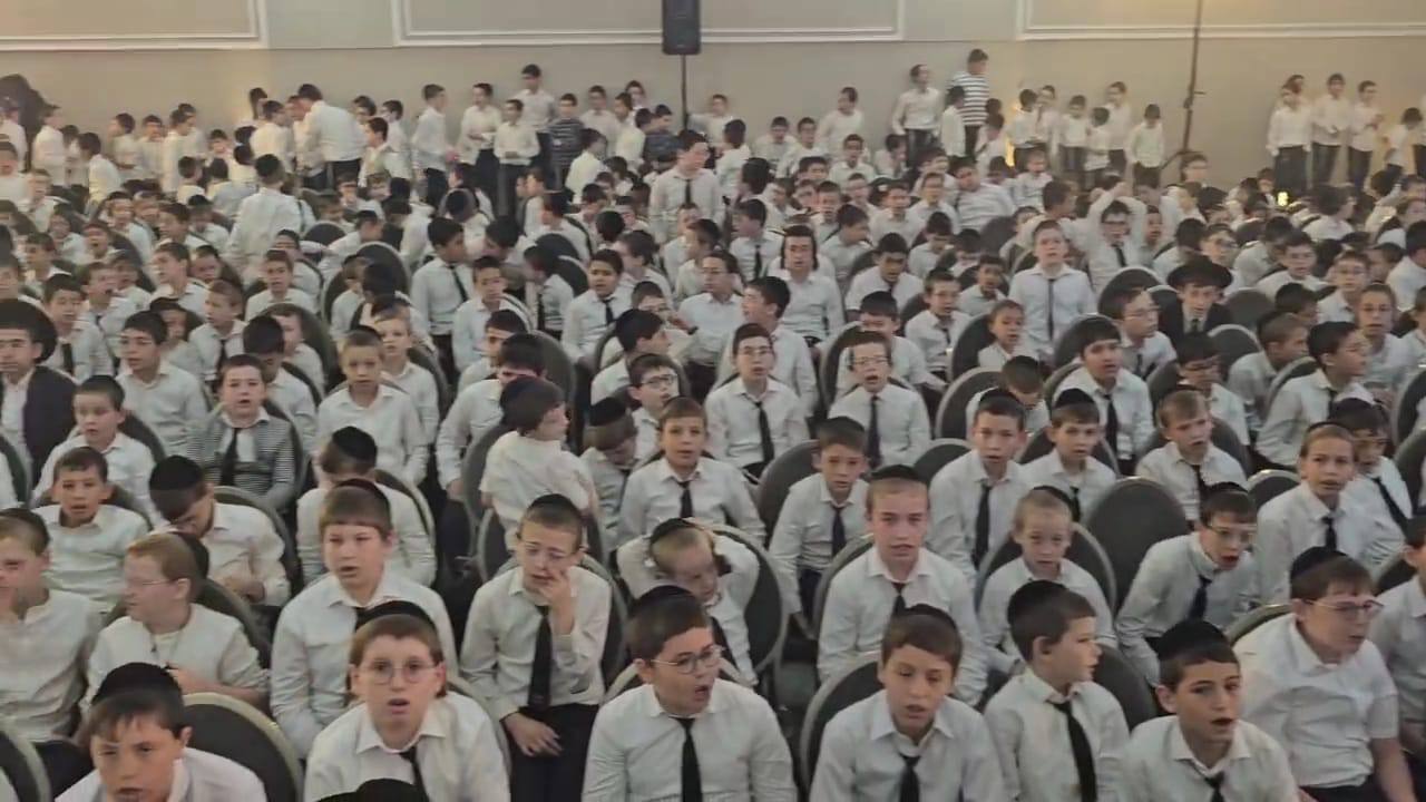 באדיבות המצלם