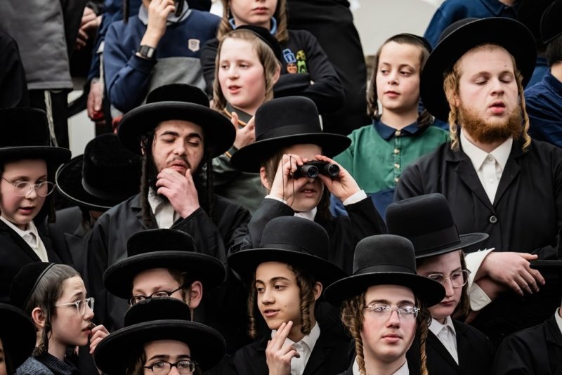 בחצרות סאטמר