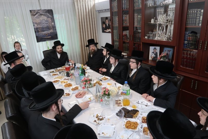 באדיבות המצלם